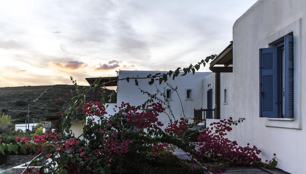 Andros Maisonettes Áyios Pétros Exteriör bild
